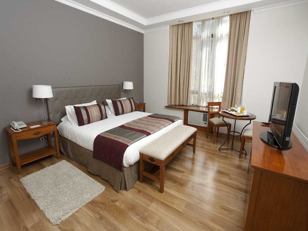 Park Plaza Bonaparte Boutique Santiago Room photo